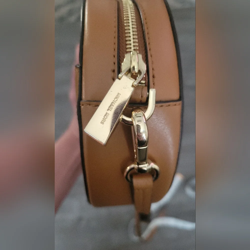 Michael Kors Crossbody Leather Canteen Bag in Acorn